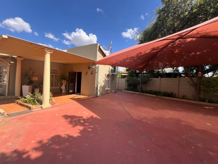 3 Bedroom Property for Sale in Geelhoutpark North West